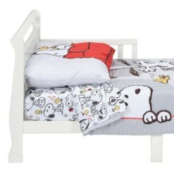 Snoopy Love 4-Piece Toddler Bedding Set -Lambs & Ivy snoopy love toddler bed detail