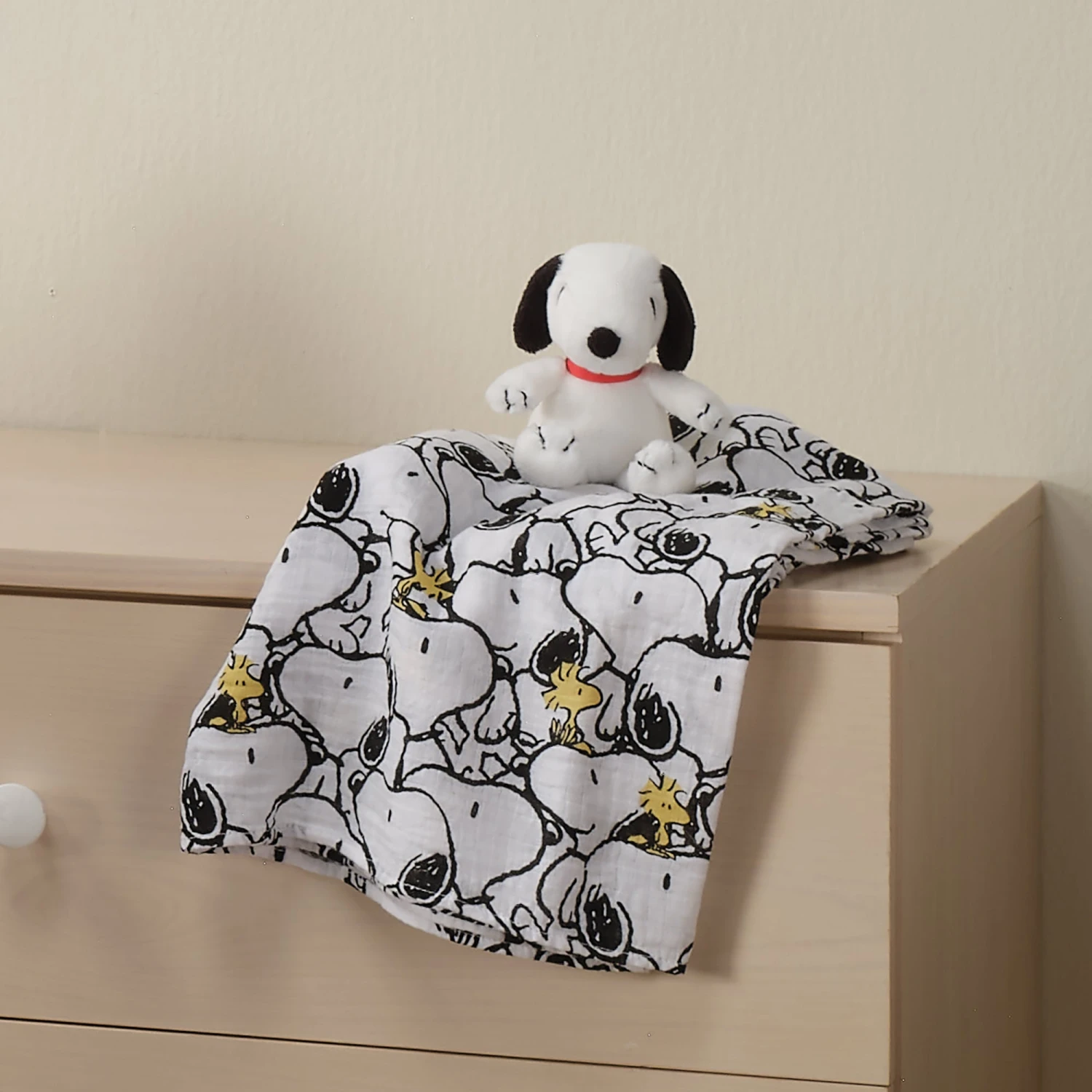 Snoopy Swaddle Blanket & Plush Gift Set 9 Snoopy Swaddle Blanket & Plush Gift Set - Image 7