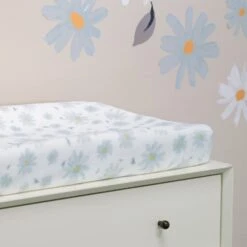 Sweet Daisy Changing Pad Cover -Lambs & Ivy sweet daisy cpc lifestyle